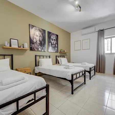 شقة 4 Bedroom In With Ac Balconies And Wifi