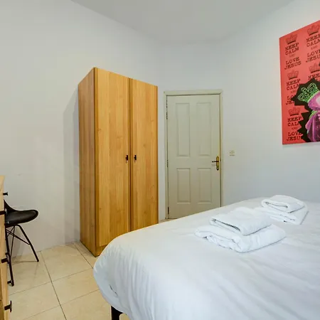 4 Bedroom In With Ac Balconies And Wifi Gzira