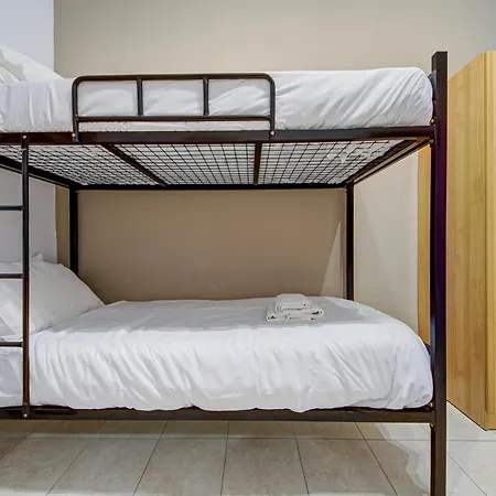 4 Bedroom In With Ac Balconies And Wifi