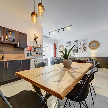 4 Bedroom In With Ac Balconies And Wifi شقة Gzira