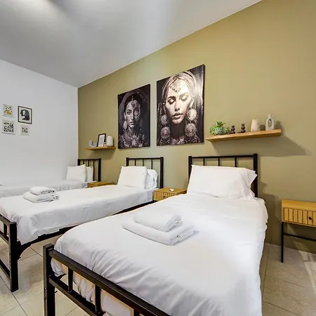 4 Bedroom In With Ac Balconies And Wifi شقة