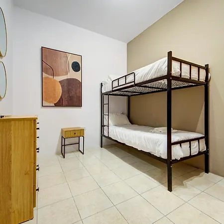 شقة 4 Bedroom In With Ac Balconies And Wifi *